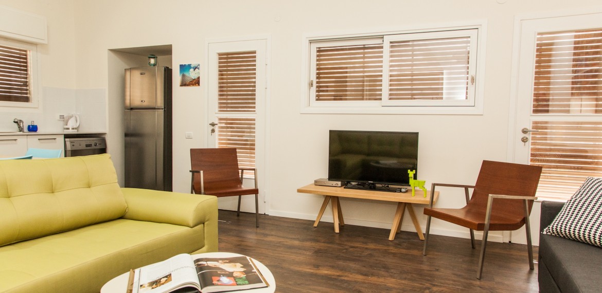 Lovely flat enhanced by excellent service